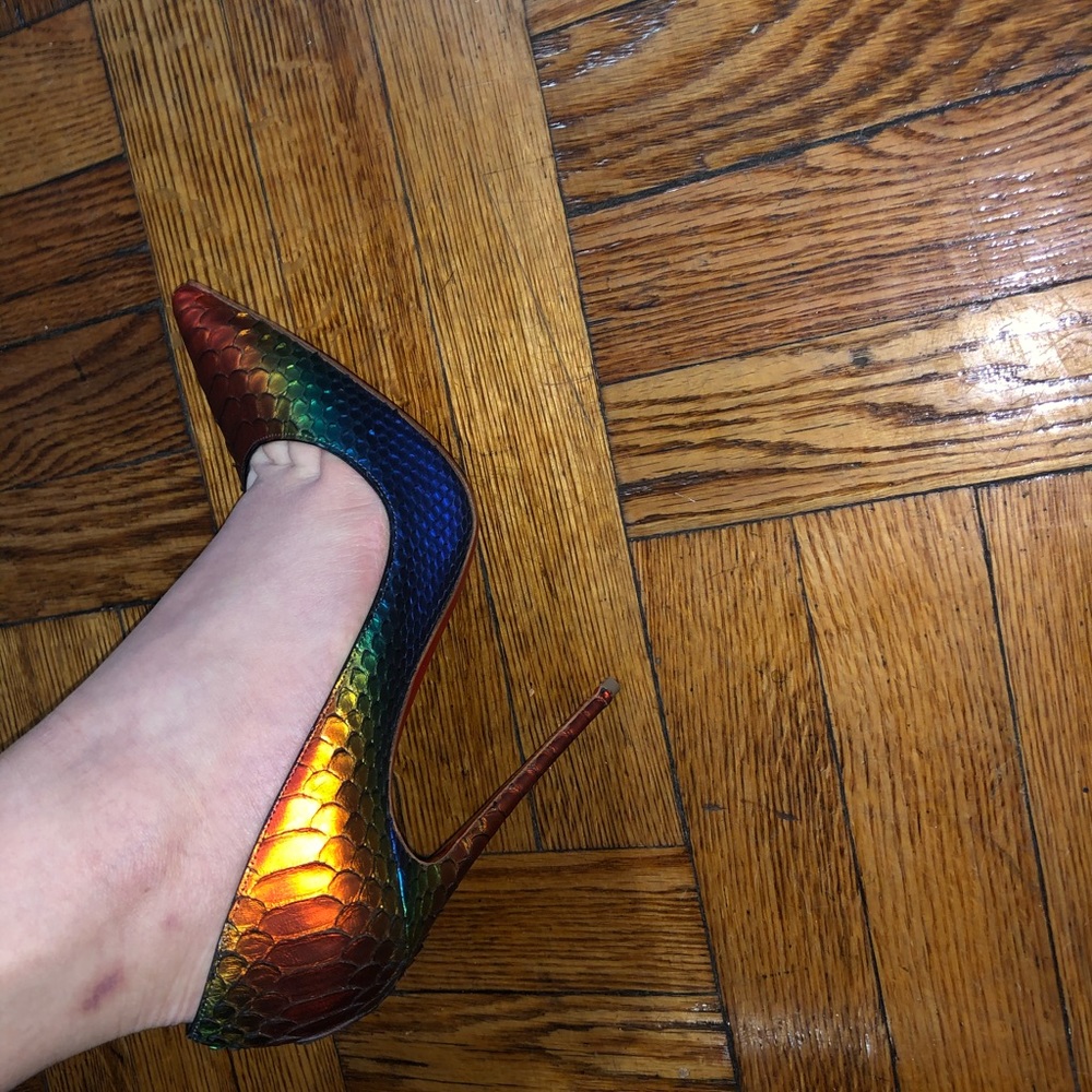 CHRISTIAN LOUBOUTIN SNAKESKIN HEELS - Picture 7 of 7